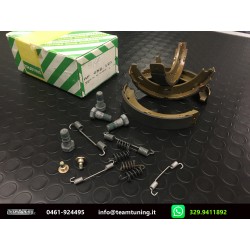 Mercedes Benz Serie E W124-W210-S210 1993-2003 Kit Ganasce Freno Stazionamento 164x25 TRUSTING-052-121-052121-1404200920